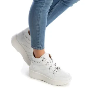 CARMELA 68205 blanco y negro Bota deportiva plataforma cordones mujer