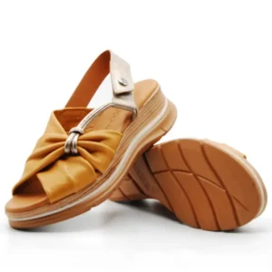 PAULA URBAN 24-416 Blanco y Yema sandalia media cuña mujer