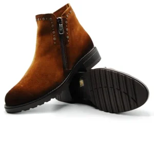 PAULA URBAN BOTIN LISO TACHAS 9-976