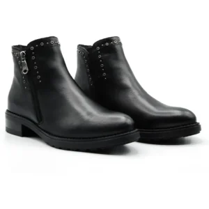 PAULA URBAN BOTIN LISO TACHAS 9-976 NEGRO